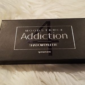 Younique addiction palette 4